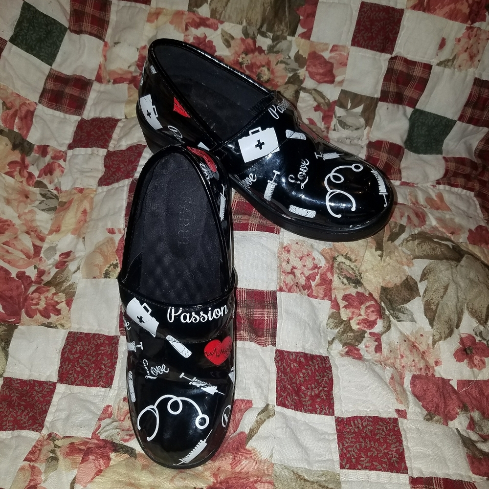 Fabul Nursing Clogs